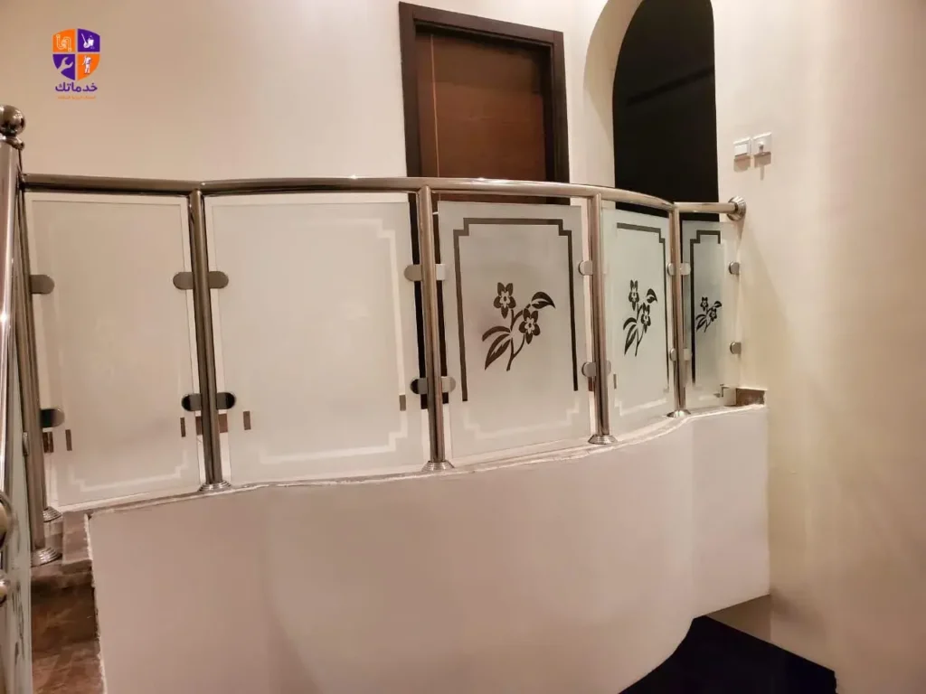 تركيب درابزين زجاج