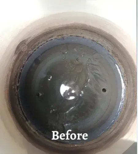 قبل تنظيف خزان المياه بمكة